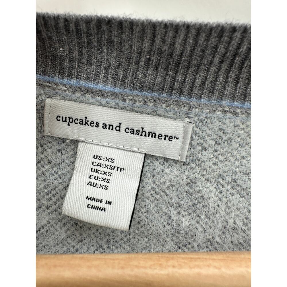 Cupcakes and cashmere Women Grey White Button Front Cardigan Sweater Size XS - Picture 6 of 7